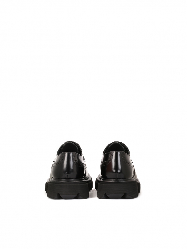 Czarne skórzane półbuty Brogsy