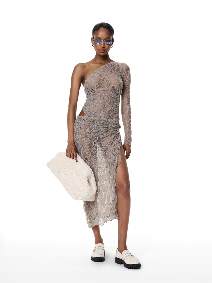 Futrzana kopertówka w jasnym kolorze