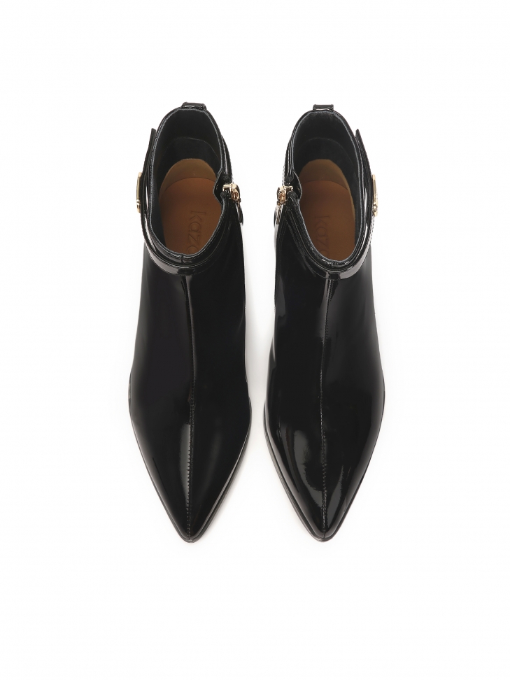 Lakierowane czarne botki na słupku