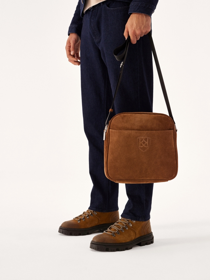 Brązowe trzewiki męskie na kontrastującej podeszwie