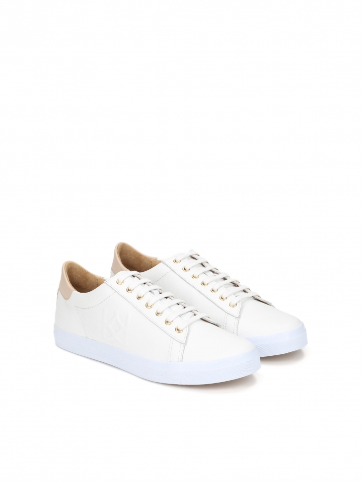 Białe sneakersy damskie