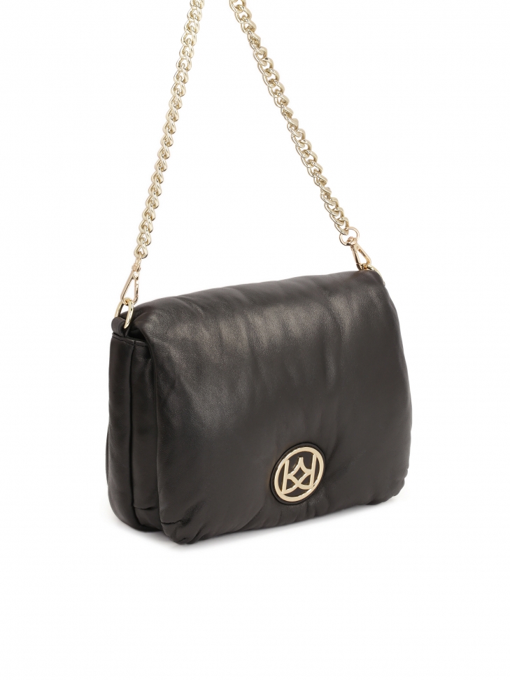 Czarna torebka z efektem volume puff