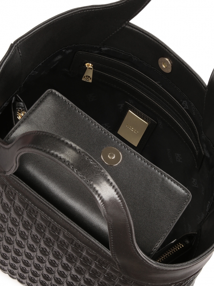 Duża torebka ze skóry zdobionej tłoczonym wzorem