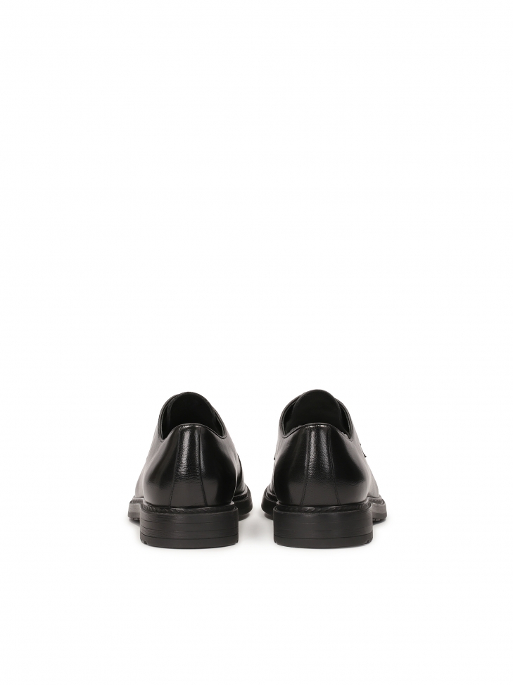 Czarne półbuty z otwartą przyszwą