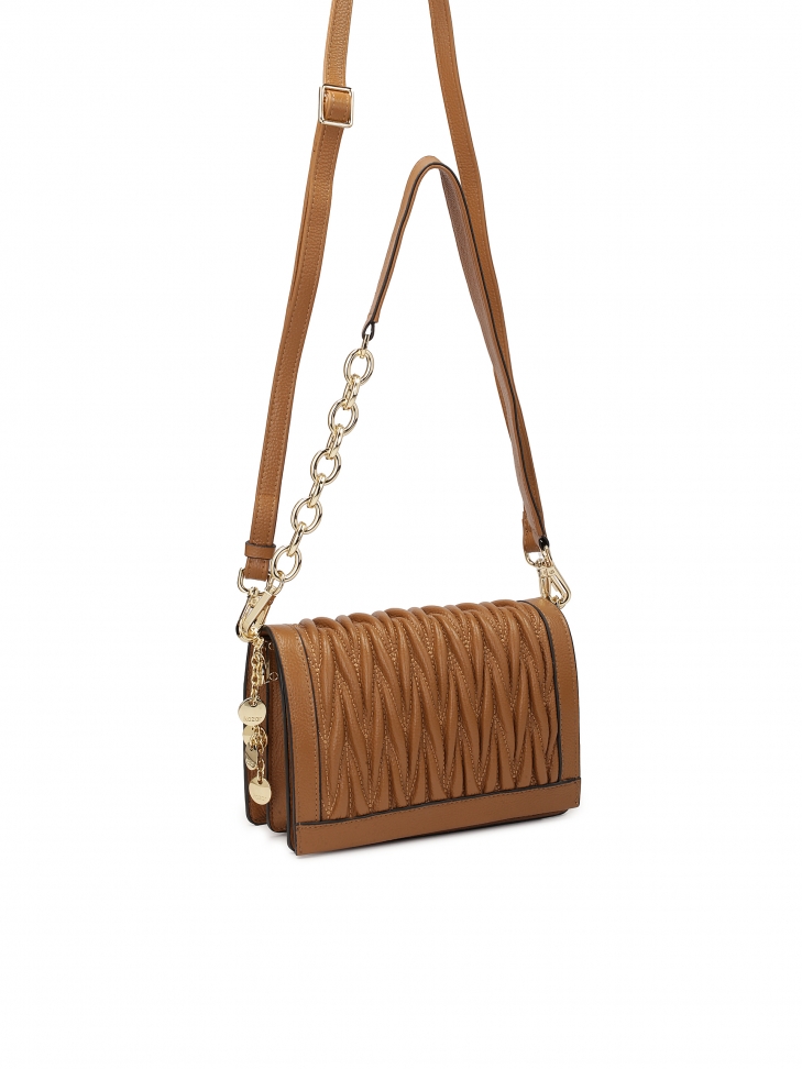 Skórzana torebka z pikowaną klapą i dwoma paskami