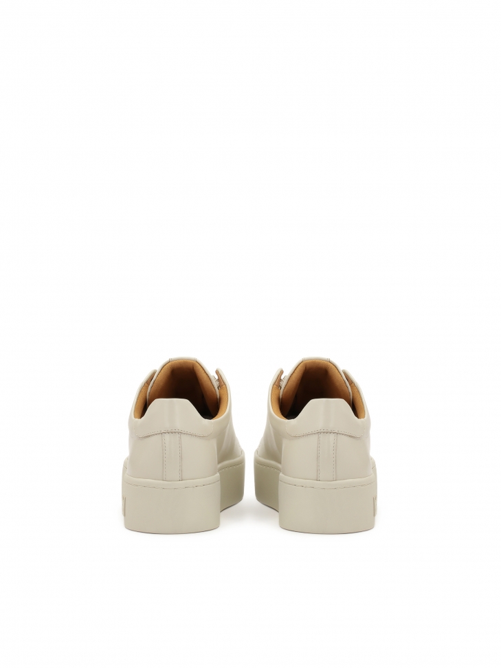 Komfortowe sneakersy na grubej podeszwie