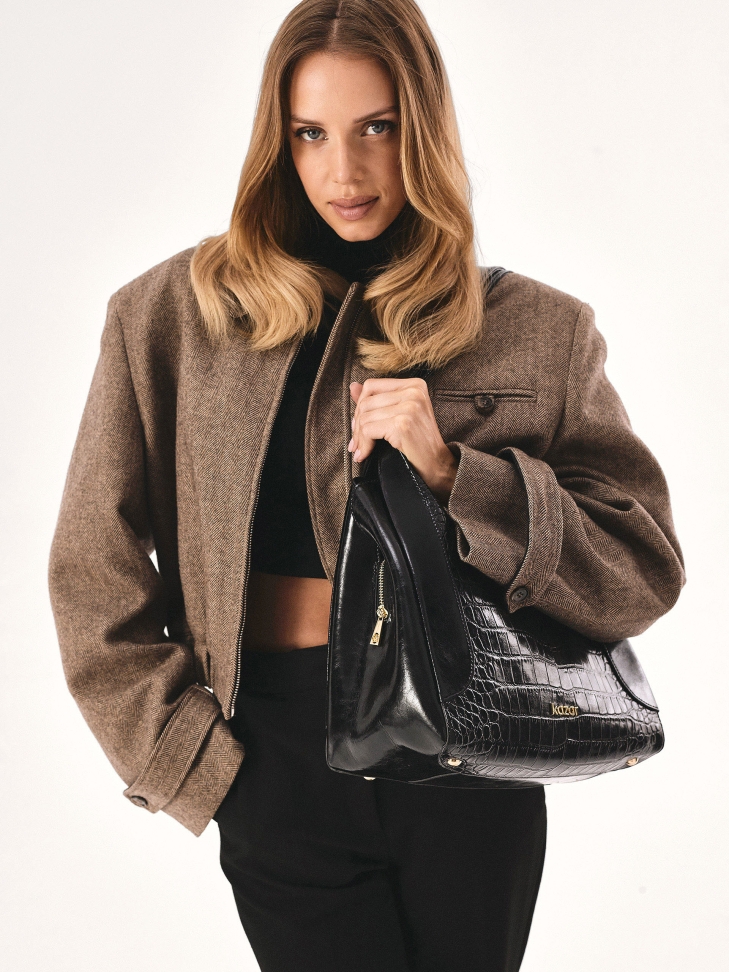 Czarna torebka z tłoczonej skóry