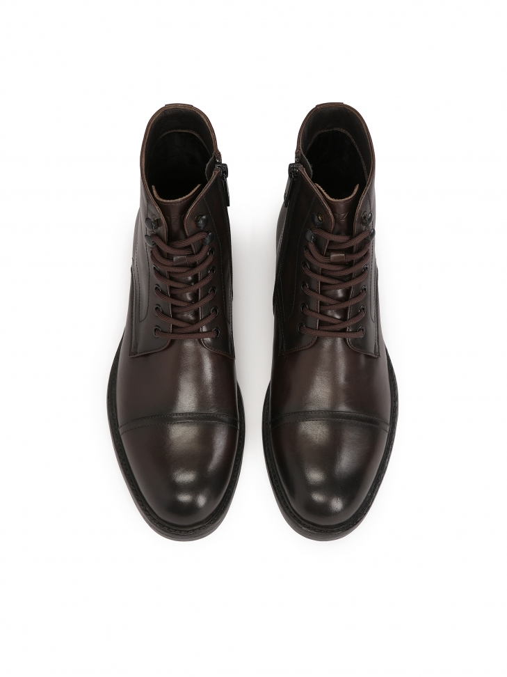 Brązowe trzewiki z przeszyciem na nosku