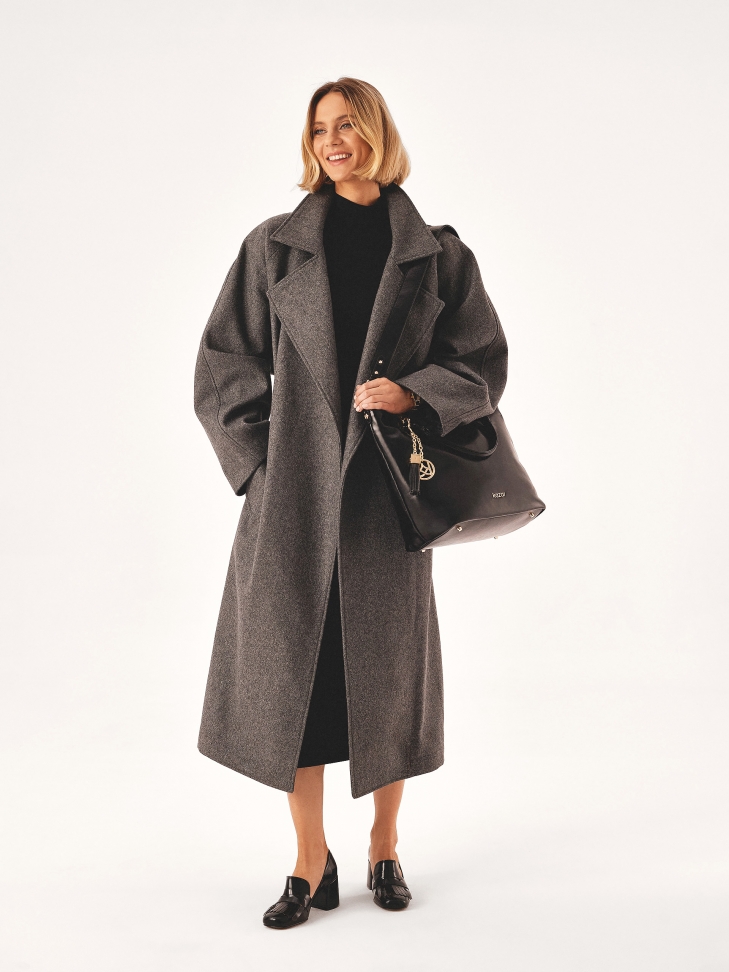 Czarne czółenka z frędzlami i szerokim obcasem