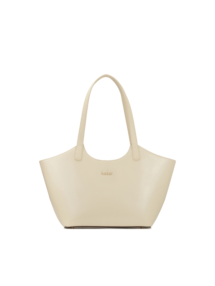 Duża torebka na ramię o sztywnej konstrukcji