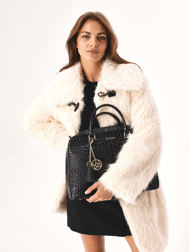 Elegancka czarna torba na laptopa z tłoczonej skóry