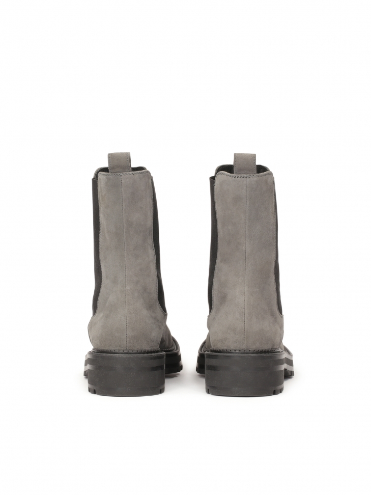 Zamszowe botki typu chelsea