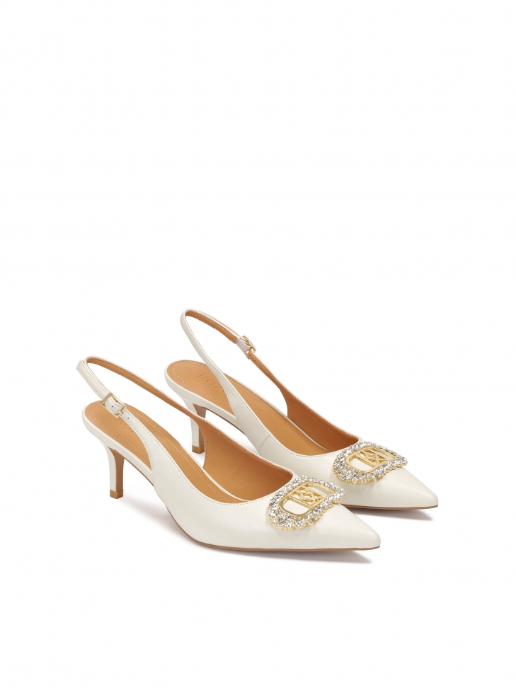 Ślubne czółenka na niskiej szpilce z biżuteryjną ozdobą