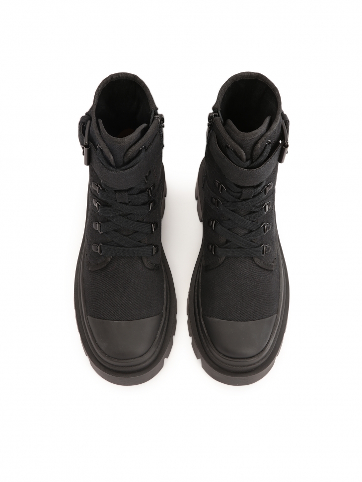 Czarne trzewiki z tkaniny