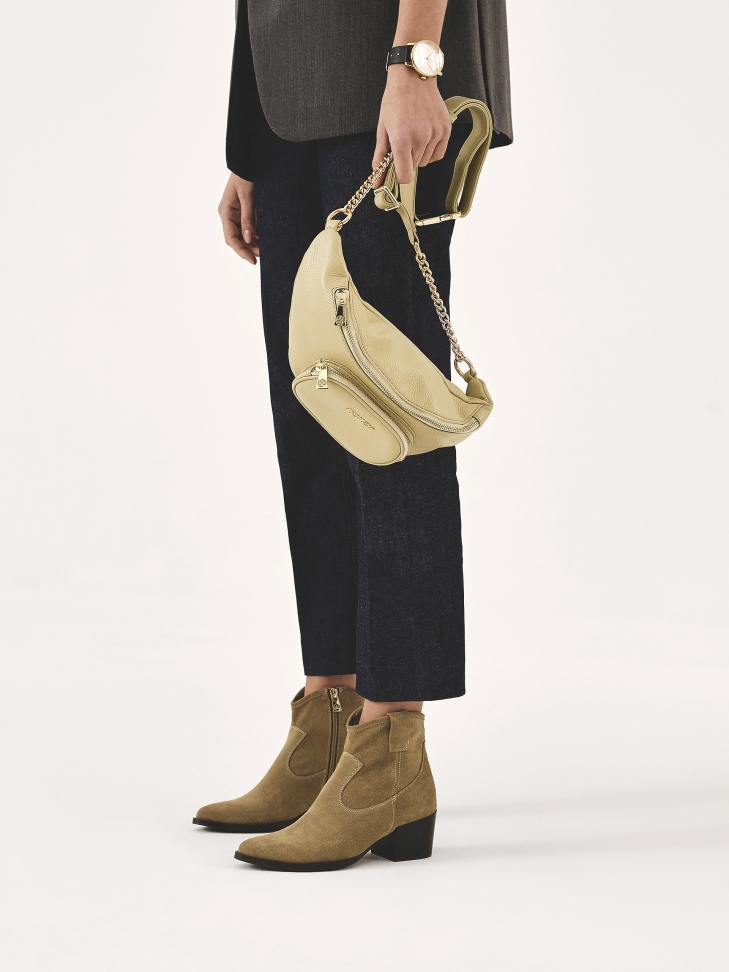 Jasnobrązowe botki z zamszu w stylu kowbojskim