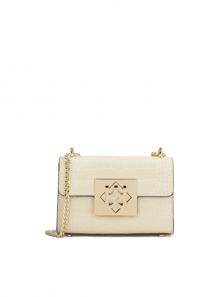 Mała torebka z łańcuchem o sztywnej konstrukcji