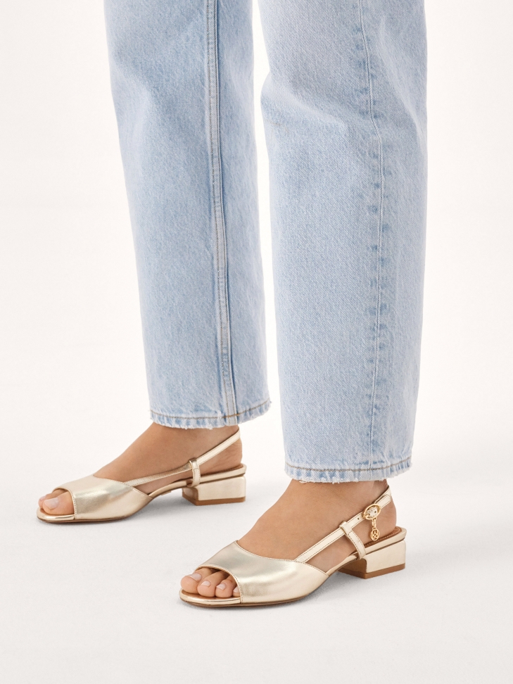 Eleganckie ote sandały z paskiem na piętę