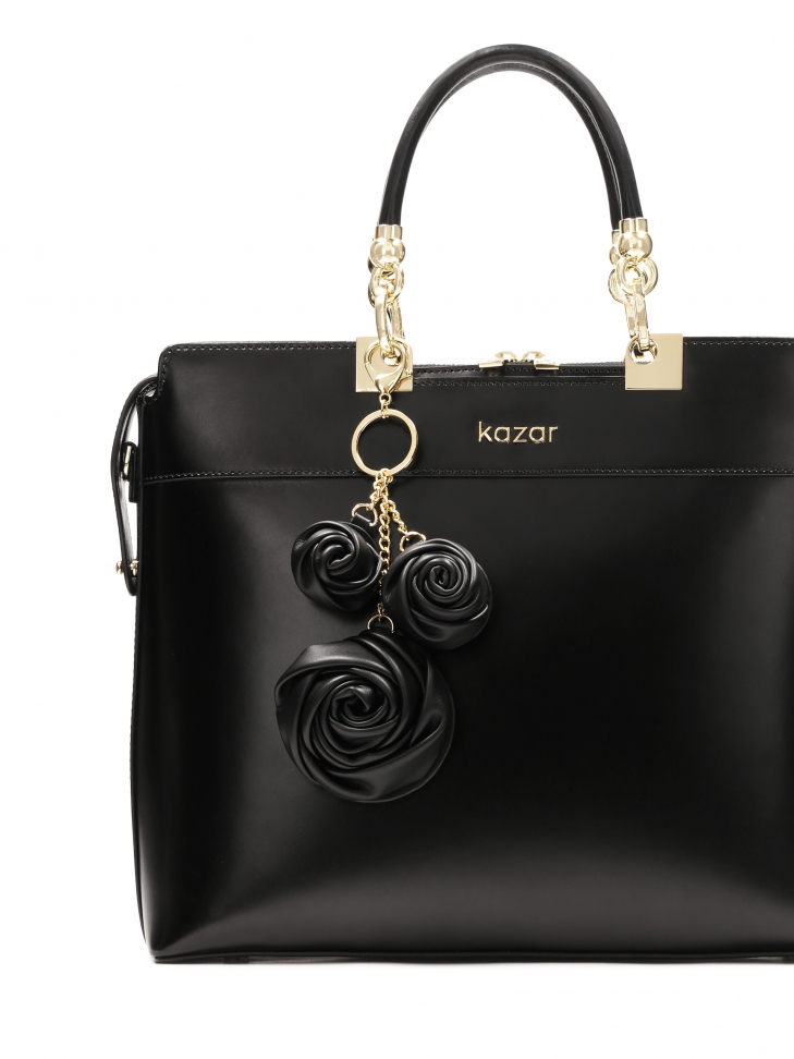 Duży brelok ze skórzanymi kwiatkami