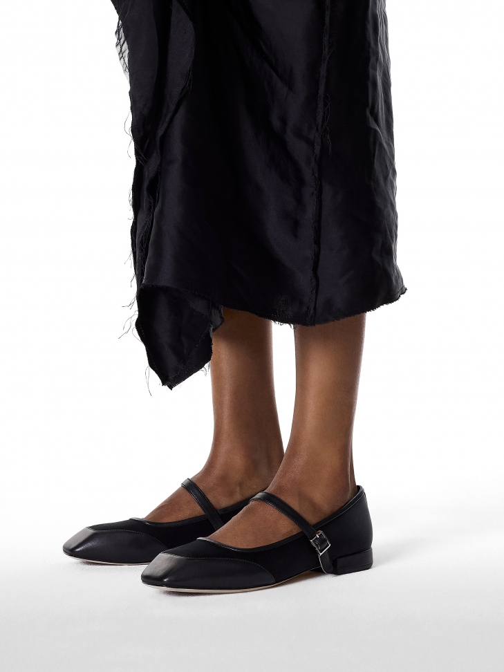 Czarne czółenka na płaskim obcasie Mary Jane