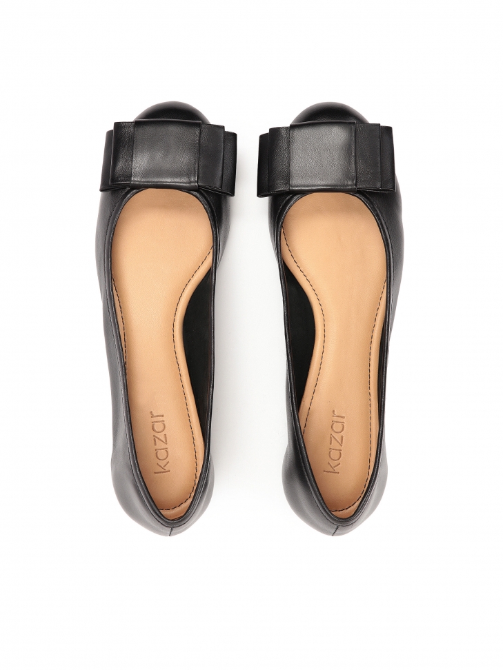 Klasyczne baleriny z licowej skóry ozdobione kokardką