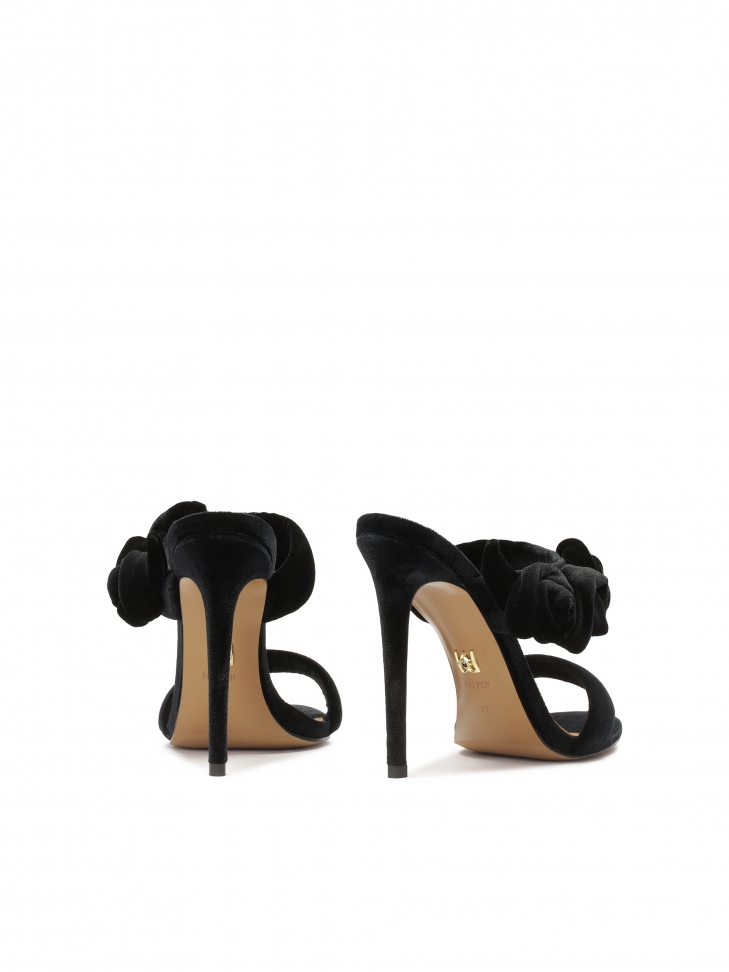 Klapki na obcasie zdobione różami 3D