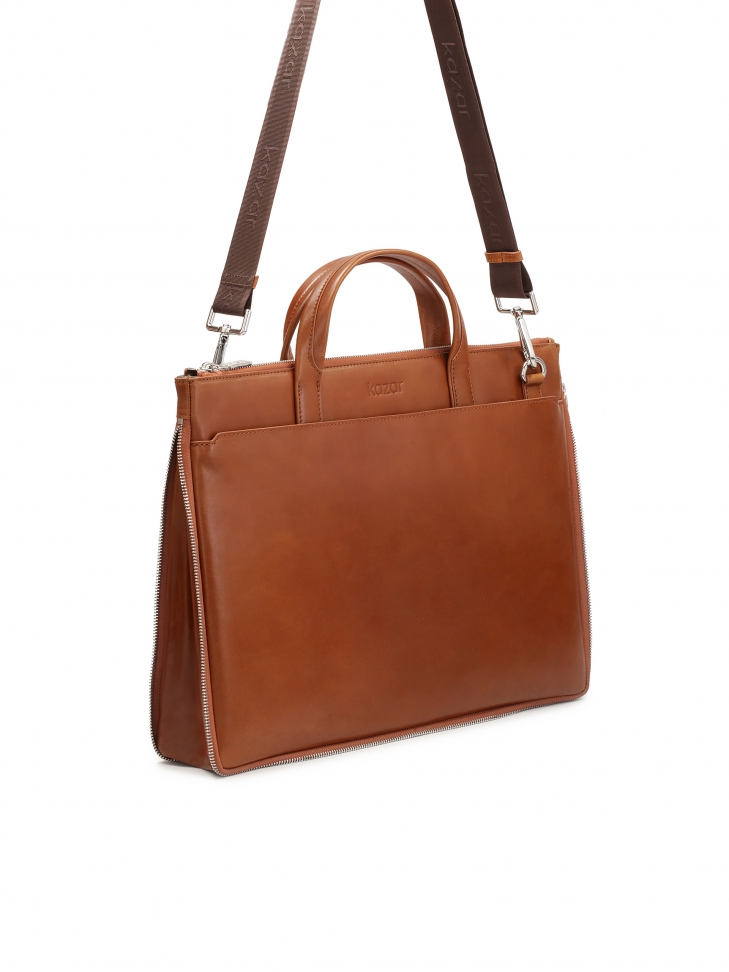 Brązowa skórzana torba na laptopa i dokumenty