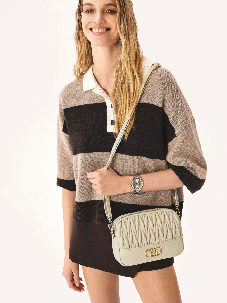 Beżowa torebka z efektownym monogramem KAZAR