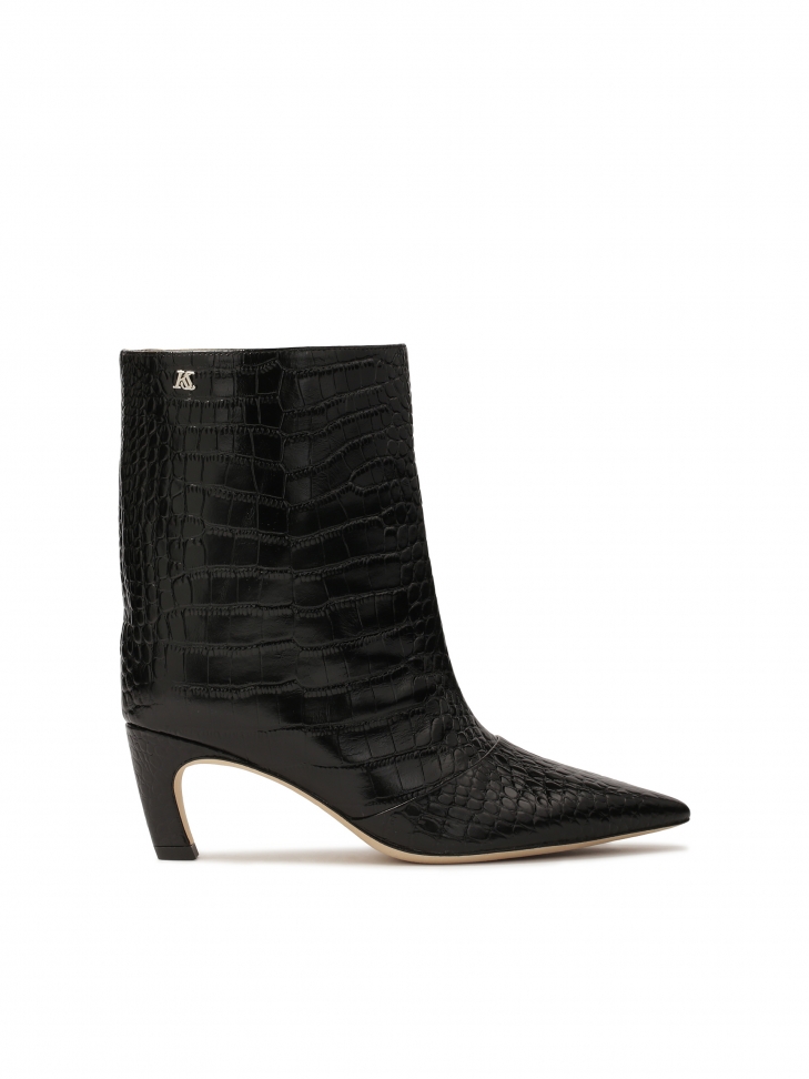 Modne botki z szeroką cholewką