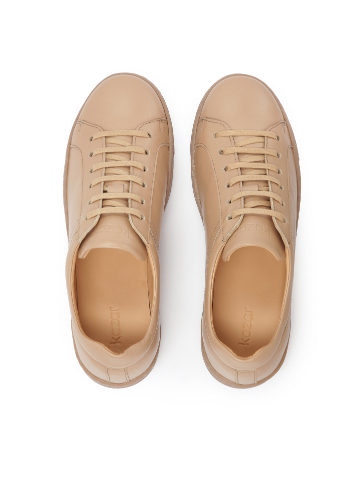 Minimalistyczne jasnobrązowe sneakersy