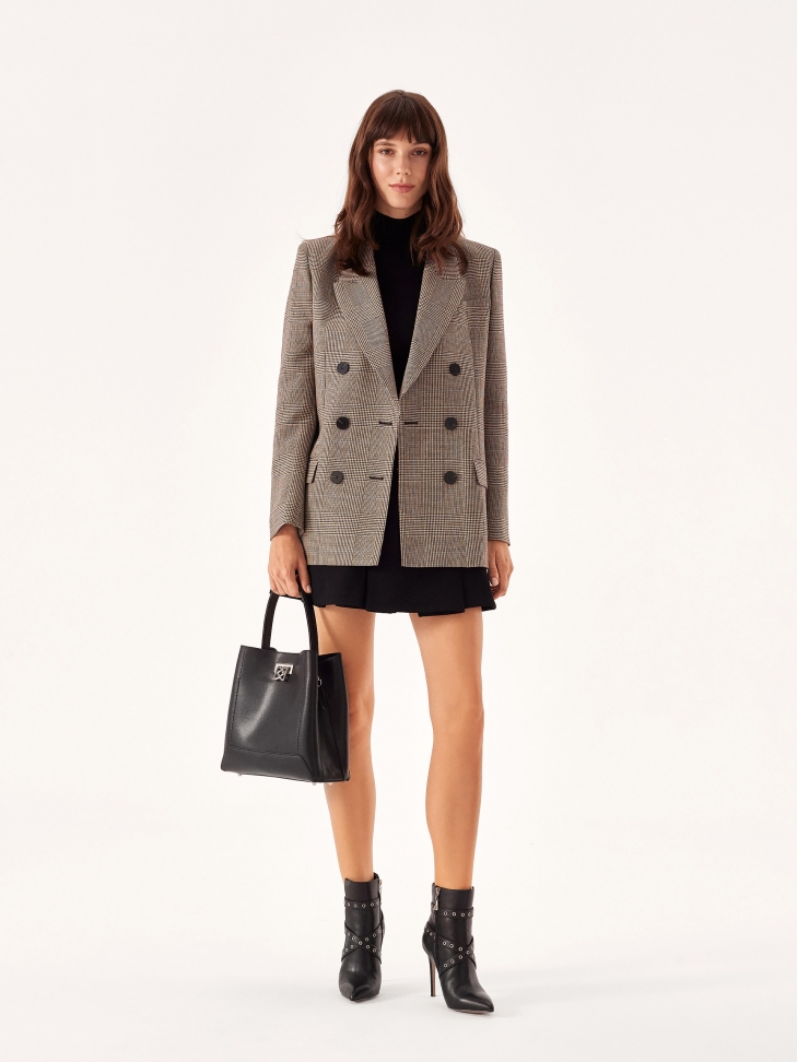 Skórzana czarna torebka z uchwytem do ręki