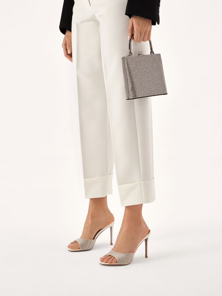 Białe skórzane klapki wedding z yształkami