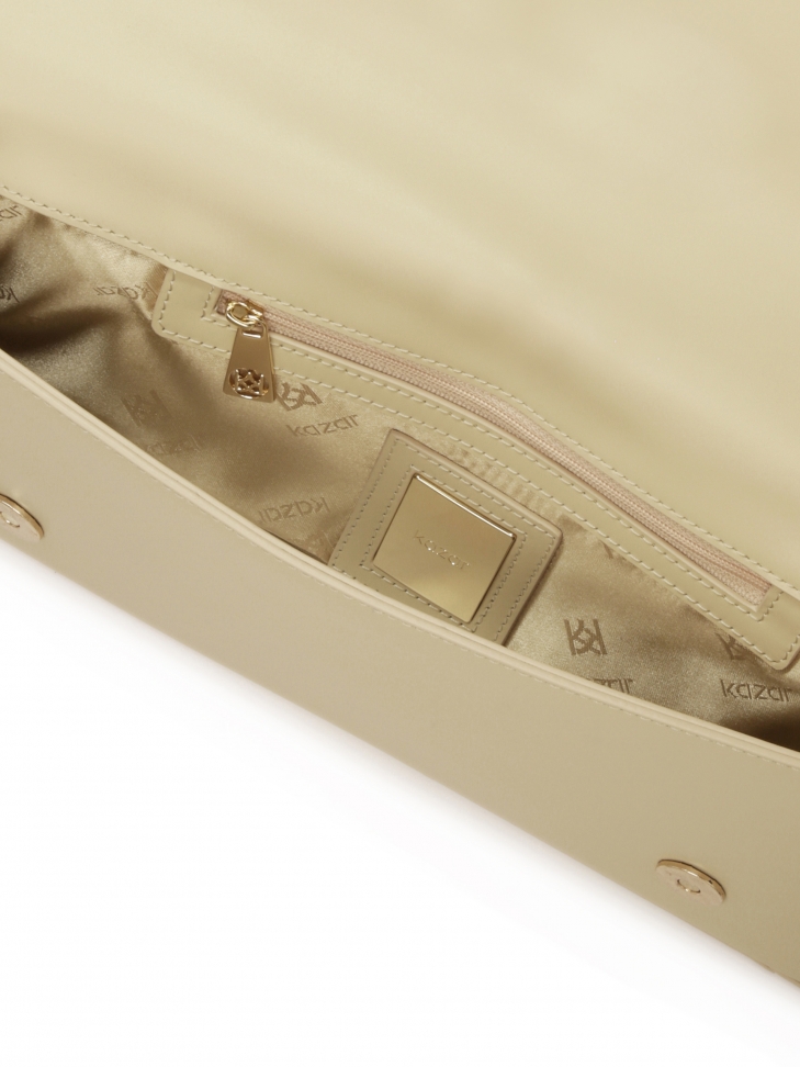 Jasna podłużna torebka z dwoma paskami