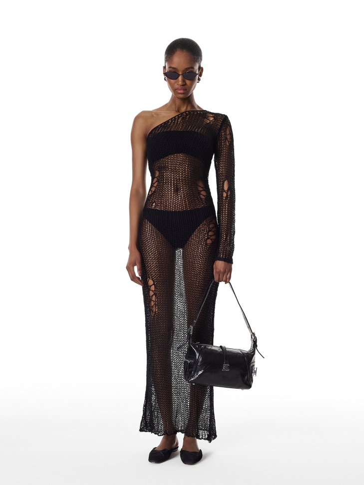 Czarne klapki zamszowe z zaytymi noskami