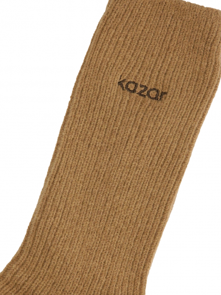 Jasnobrązowe prążkowane skarpety