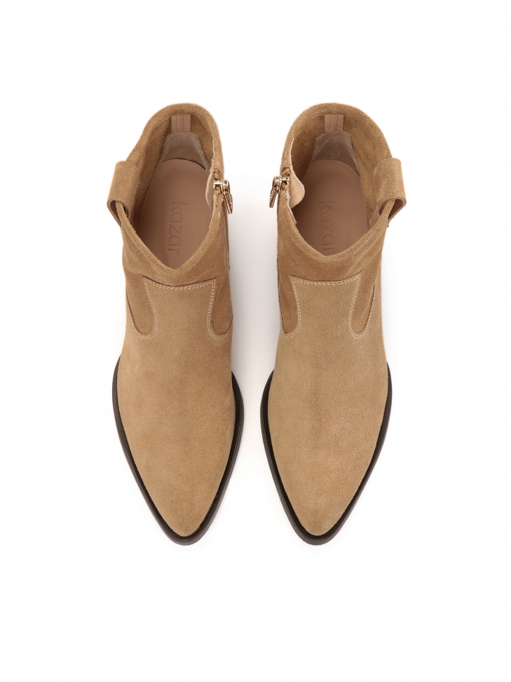 Jasnobrązowe botki z zamszu w stylu kowbojskim