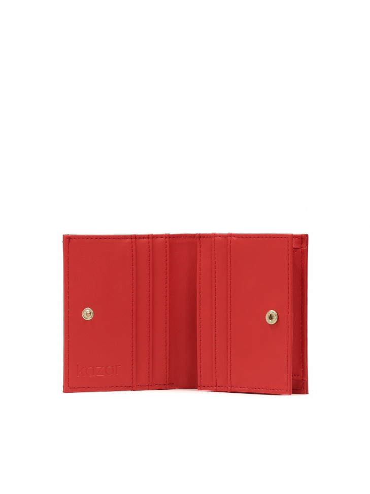 Czerwony skórzany portfel pikowany