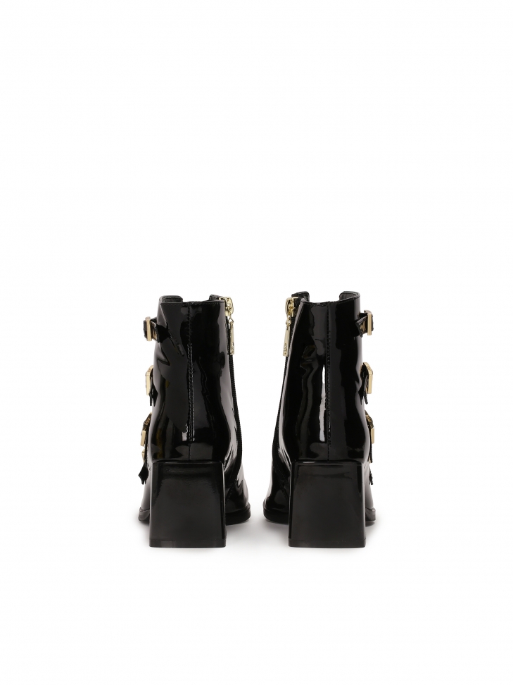 Lakierowane czarne botki z klamerkami