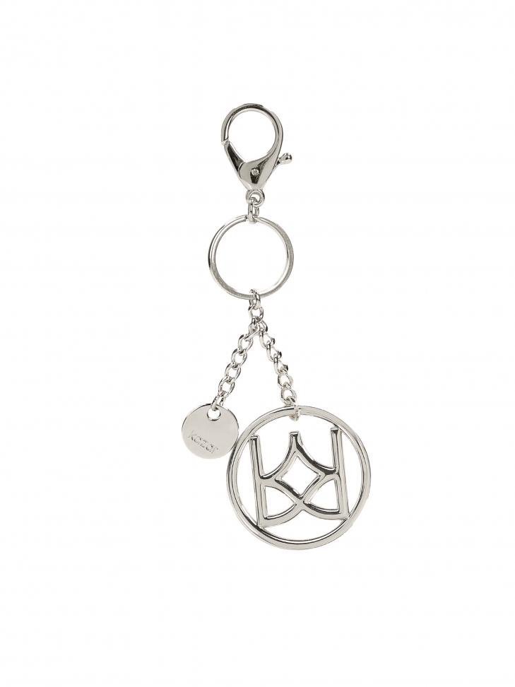 Długi brelok z oągłą zawieszką z monogramem KAZAR