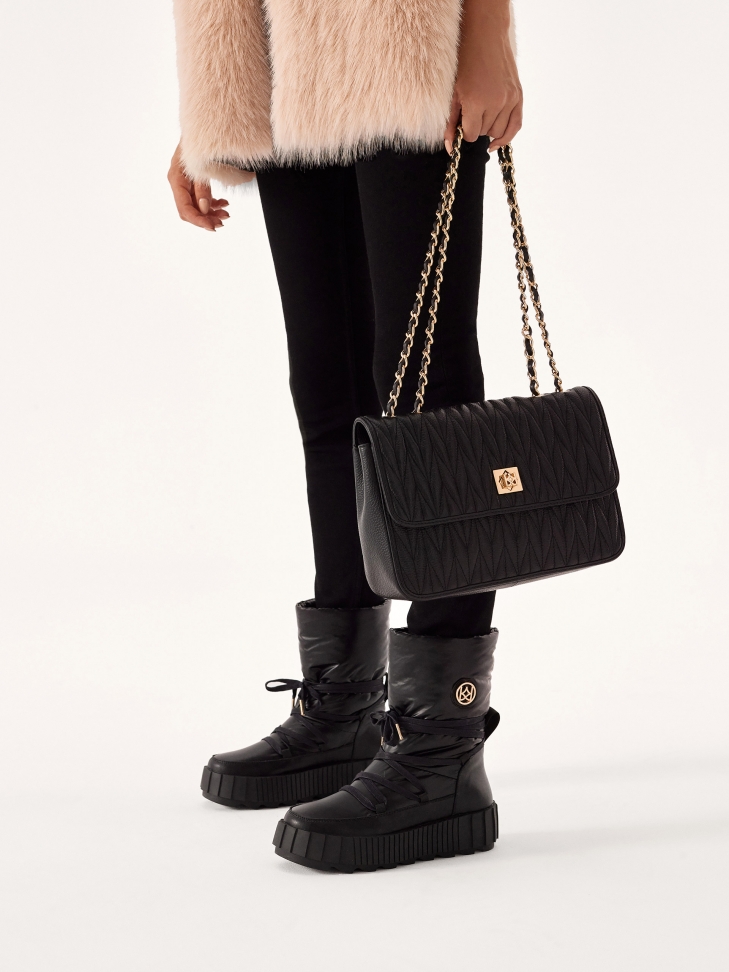 Ocieplane czarne śniegowce ze wsuwaną cholewką