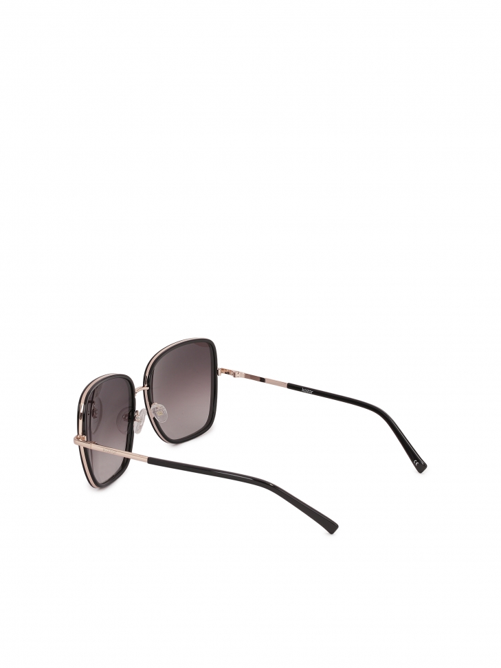 Przeciwsłoneczne okulary z kwadratową metalową ramką