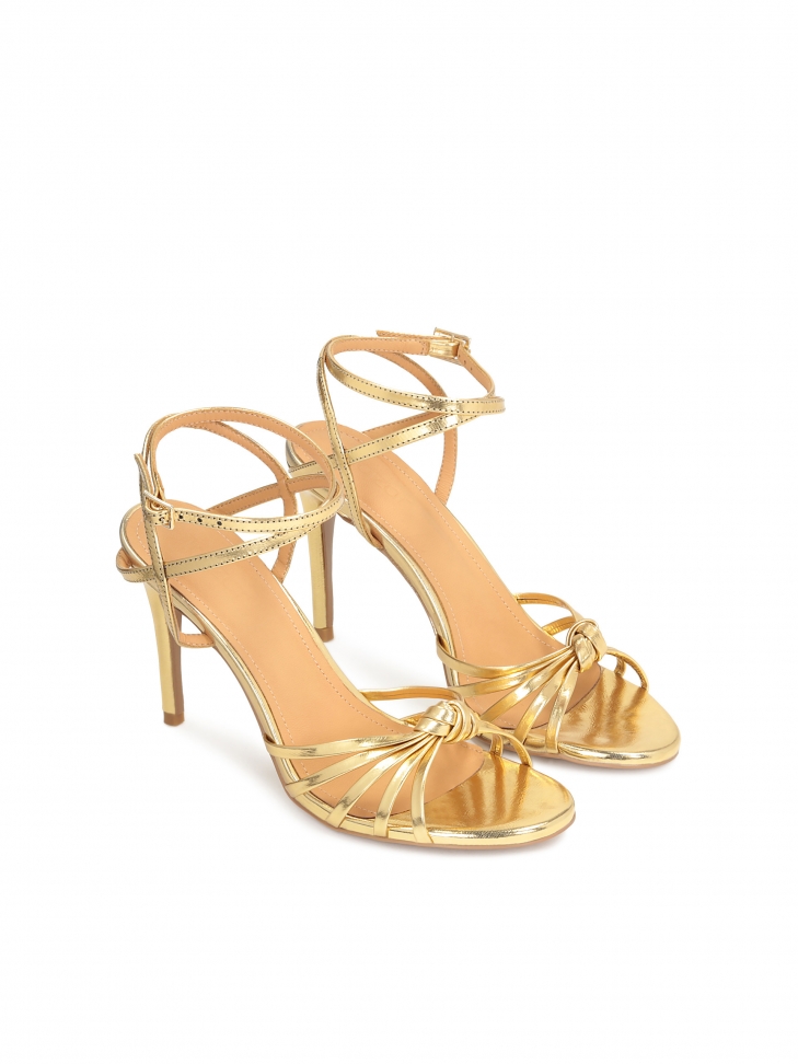 Eleganckie ote sandały z ozdobnym supełkiem