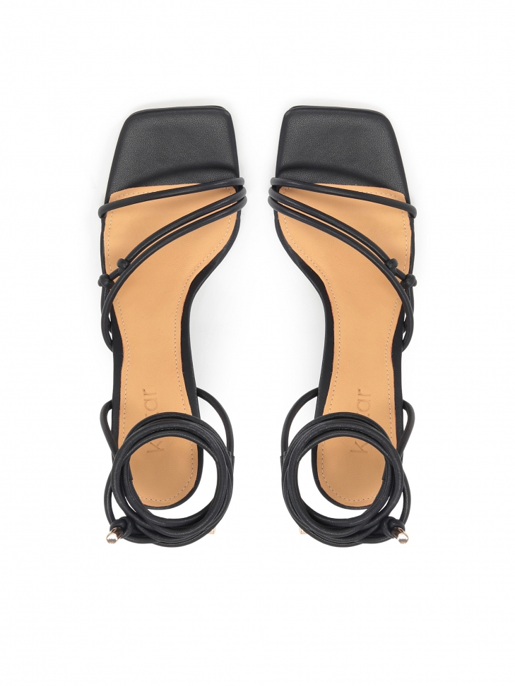 Wiązane skórzane sandały z ozdobnymi supełkami