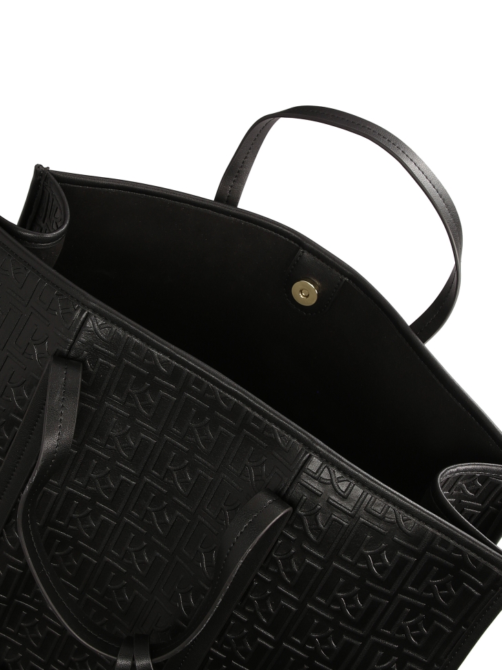 Duża czarna torebka w tłoczony wzór