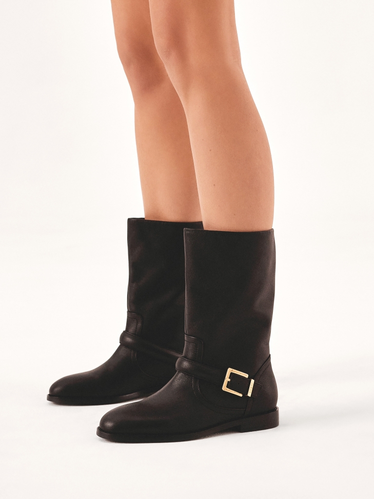 Płaskie wsuwane botki z czarnej skóry