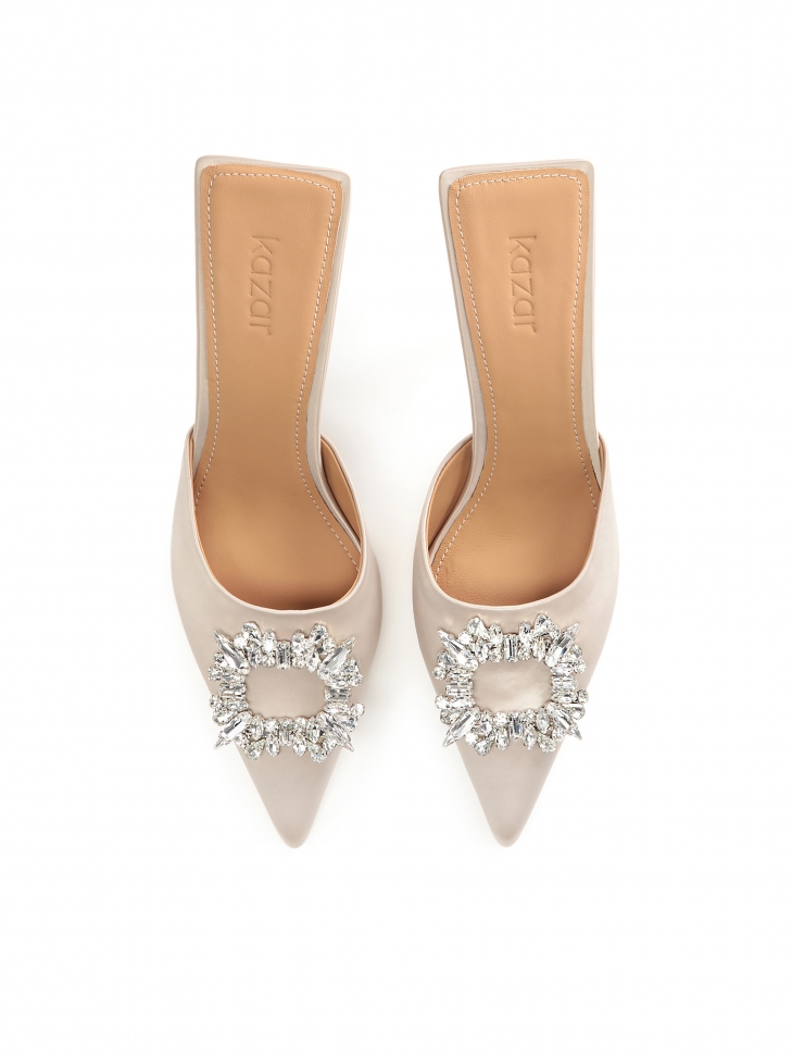 Eleganckie klapki ślubne na obcasie z biżuteryjną ozdobą z cyrkonii