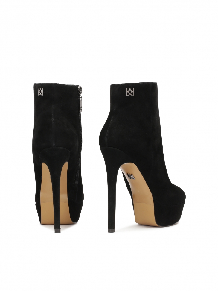 Zamszowe botki na obcasie i platformie