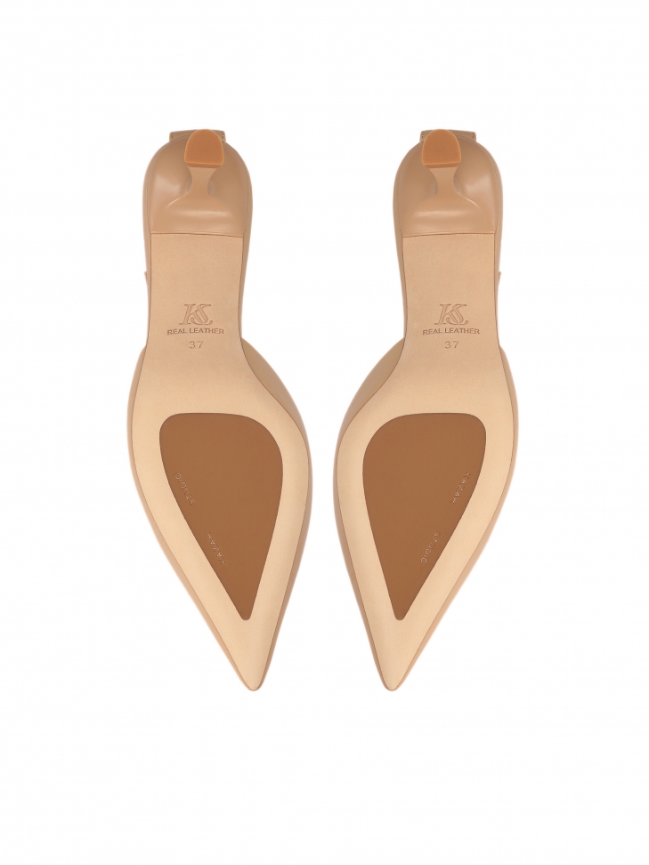 Półotwarte czółenka z beżowej skóry