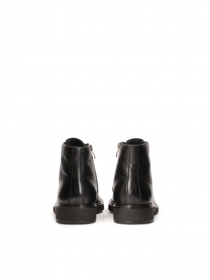 Klasyczne trzewiki męskie w eleganckim stylu