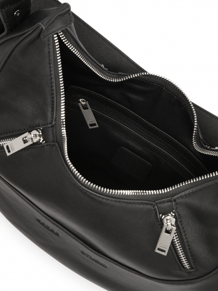 Skórzana torebka na ramię o zaoąglonym kształcie