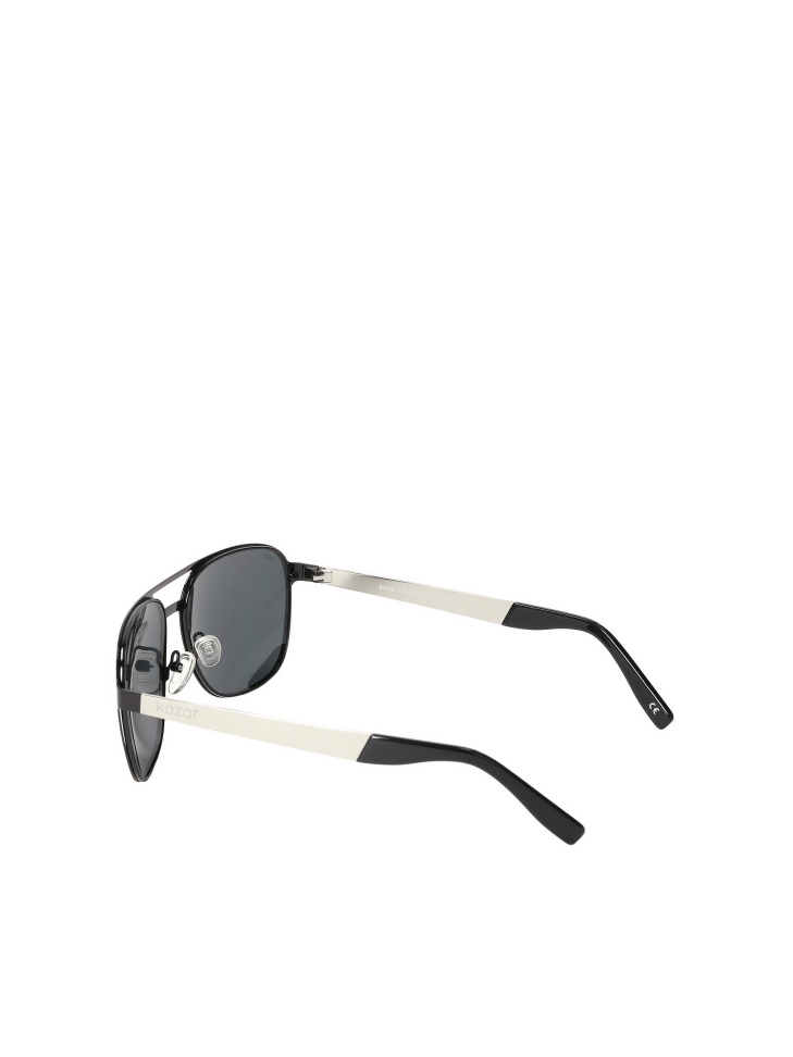 Czarne okulary przeciwsłoneczne